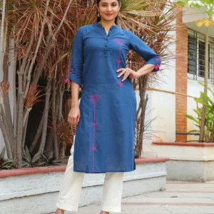 the kurta has fine detailing on the sleeves.